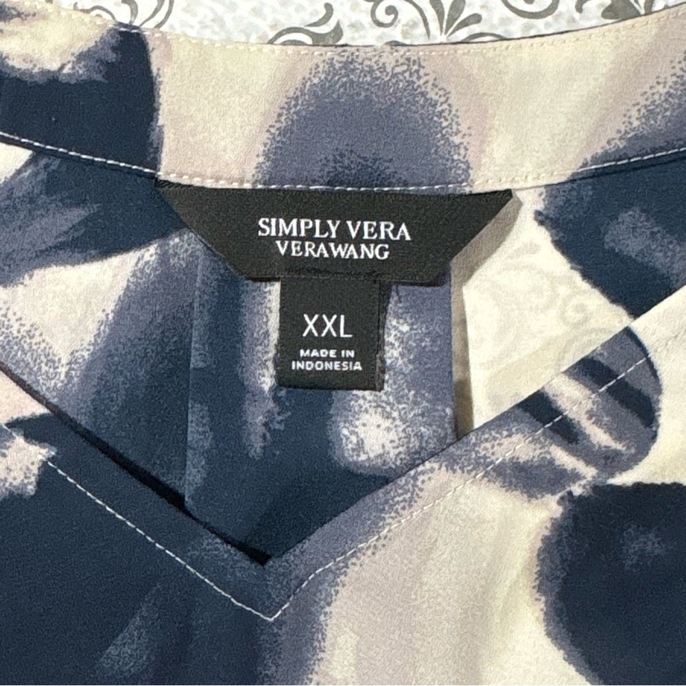 Simply Vera Vera Wang Floral V-Neck Short Sleeve Blouse - Navy & White, XXL - Picture 9 of 9